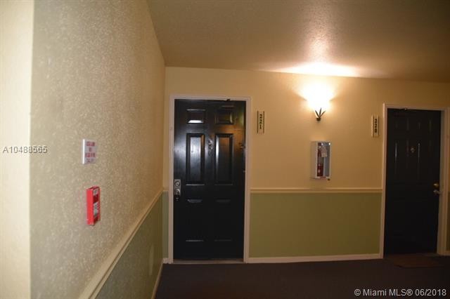 977 Riverside Dr-Unit -221 in Coral Springs, FL - Building Photo