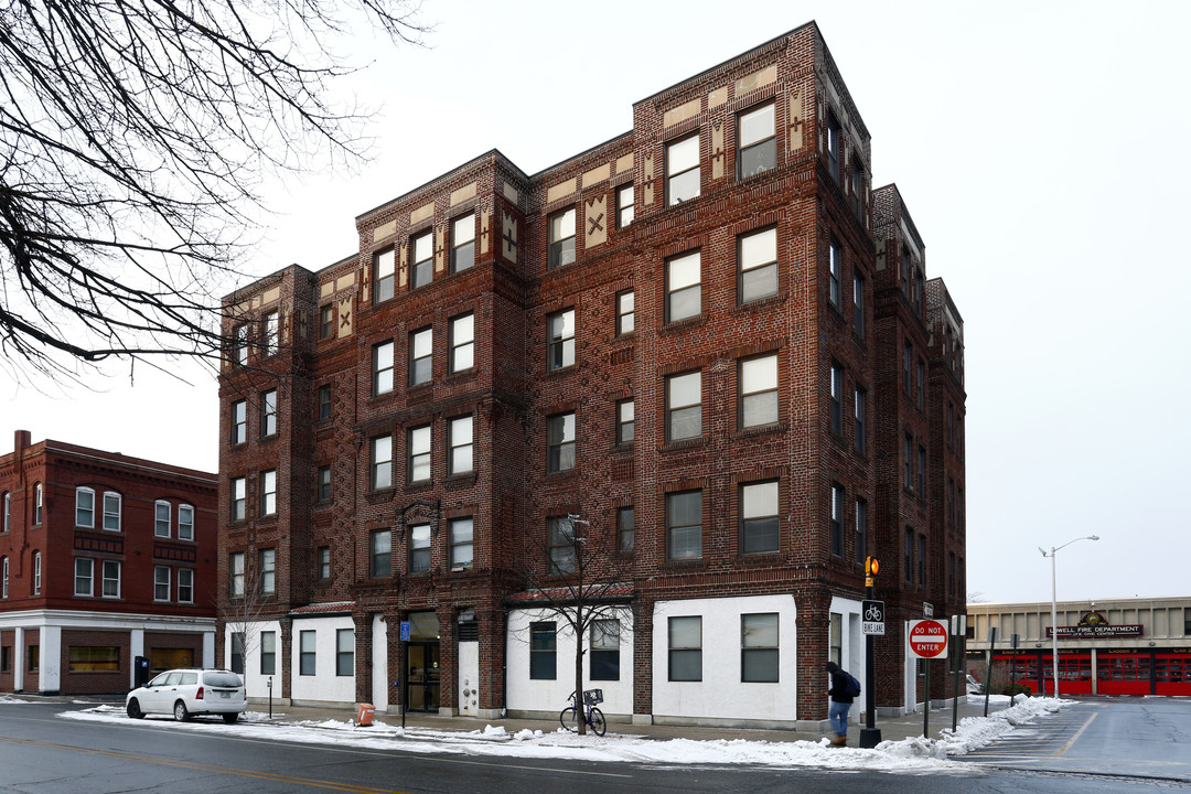 The Majestic in Lowell, MA - Building Photo