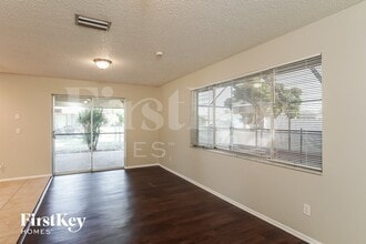 3413 SE 11th Ave in Cape Coral, FL - Foto de edificio - Building Photo