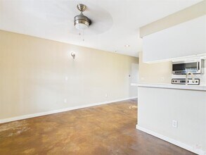 2302 East Side Dr in Austin, TX - Building Photo - Building Photo