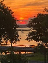 700 Wilmington Island Rd in Savannah, GA - Building Photo