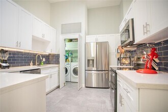 523 Leslie Dr in Hallandale Beach, FL - Building Photo - Building Photo