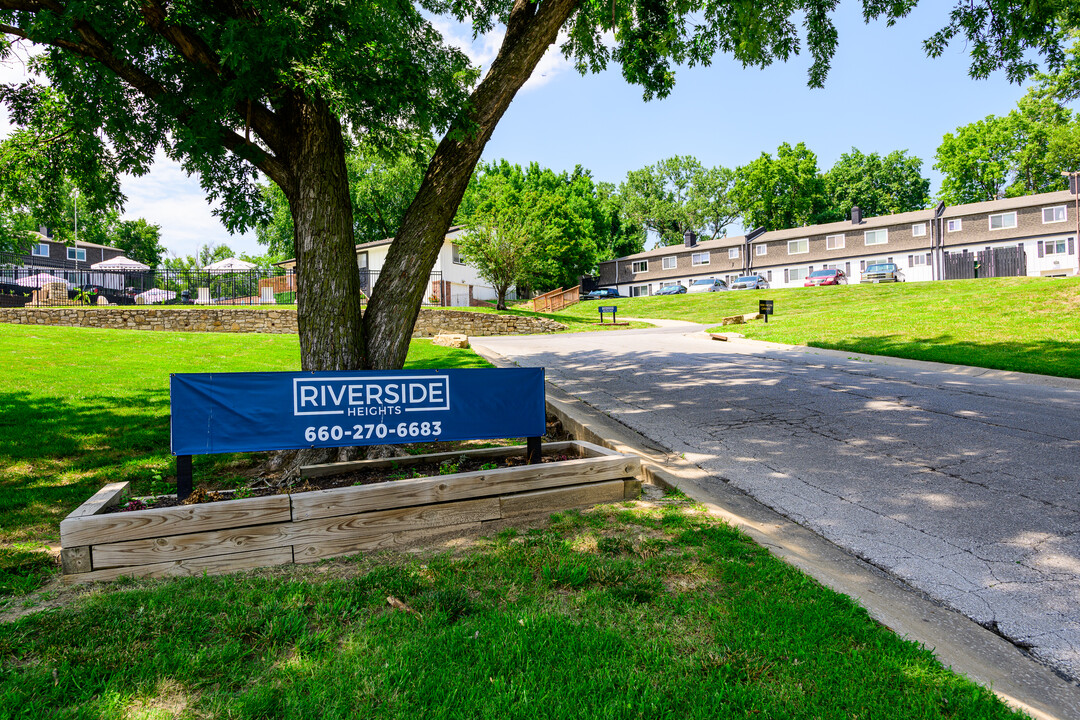 Riverside Heights in Riverside, MO - Building Photo