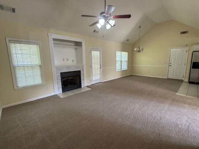 113 Waters Edge Dr in Lagrange, GA - Building Photo - Building Photo