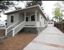 7170 Burnett St in Sebastopol, CA - Building Photo