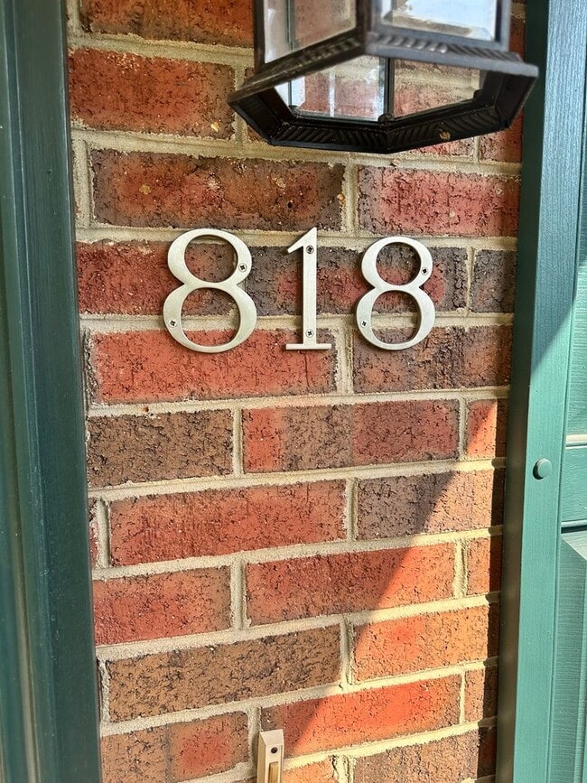 818 Patrick Henry Dr in Blacksburg, VA - Building Photo - Building Photo