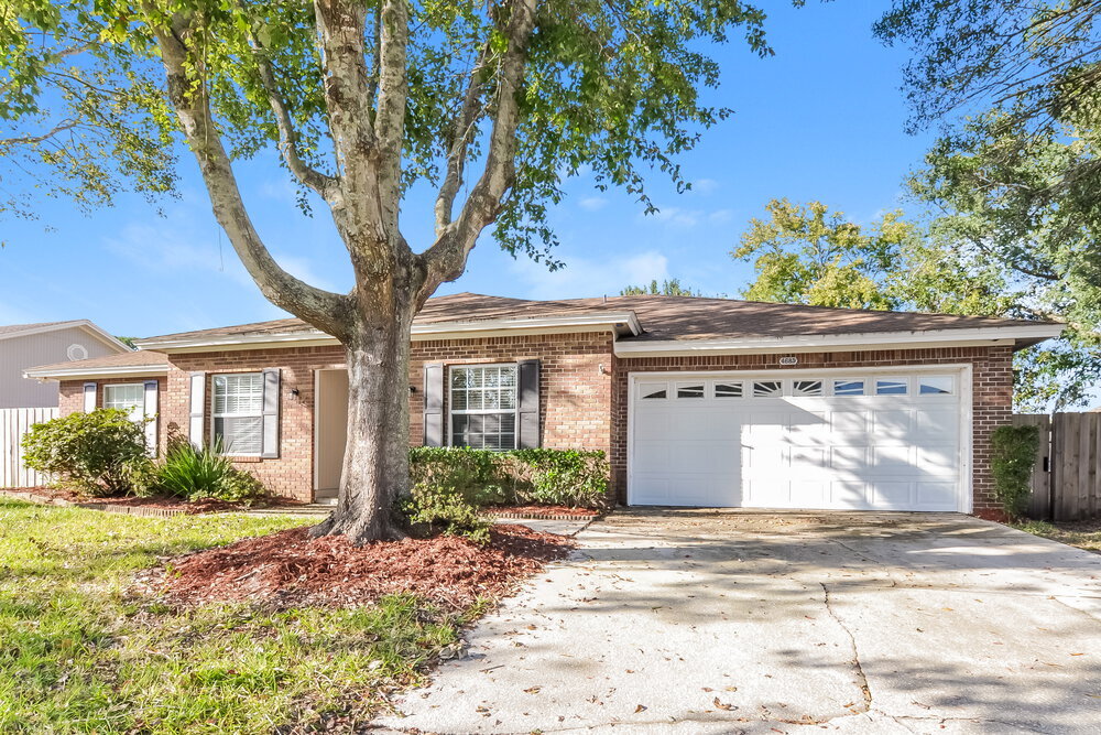 4685 Great Western Ln S in Jacksonville, FL - Building Photo