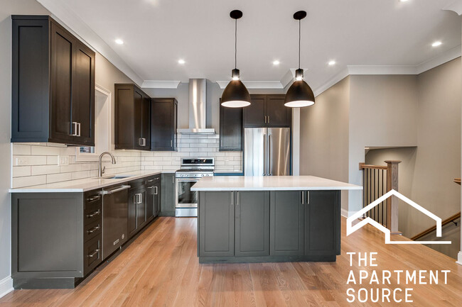 2320 N Southport Ave, Unit 1S