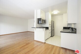 1608 S Bentley Ave in Los Angeles, CA - Building Photo - Building Photo