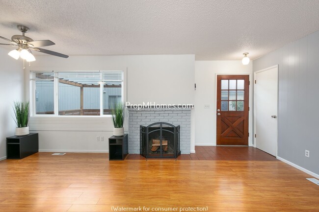 6081 SW Valley Ave in Beaverton, OR - Foto de edificio - Building Photo