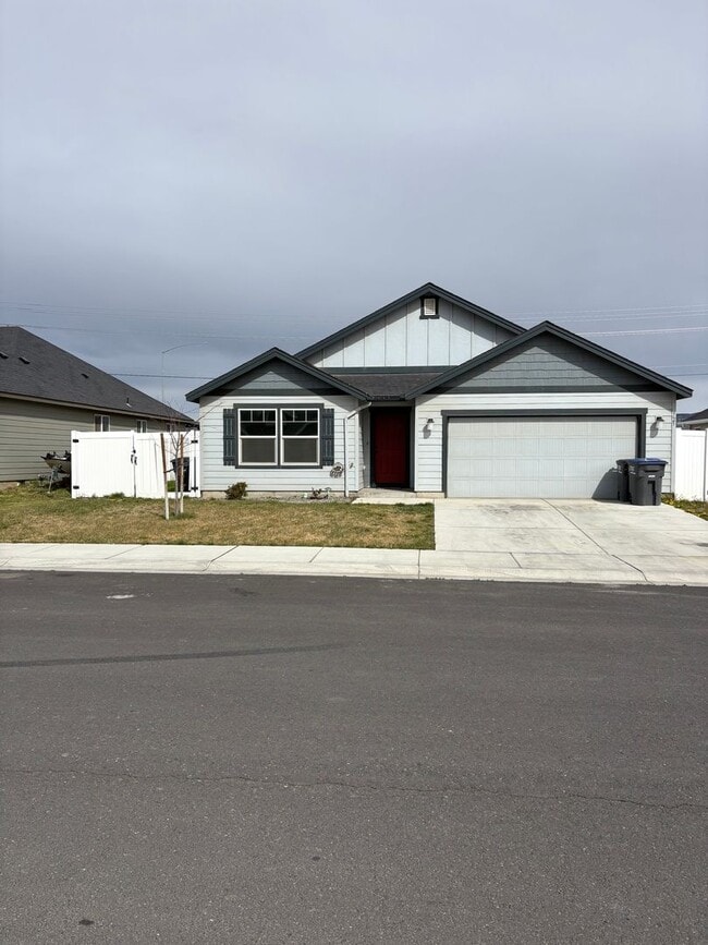 property at 725 L St NE