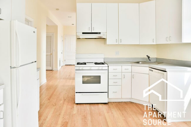 property at 2318 N Southport Ave