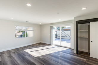 Rose Court Apartments in Campbell, CA - Building Photo - Interior Photo