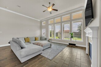 24119 Kingdom Isle Ln in Katy, TX - Foto de edificio - Building Photo