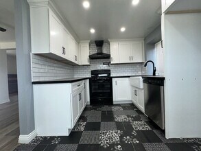 14391 Green Vista Dr in Fontana, CA - Building Photo - Building Photo