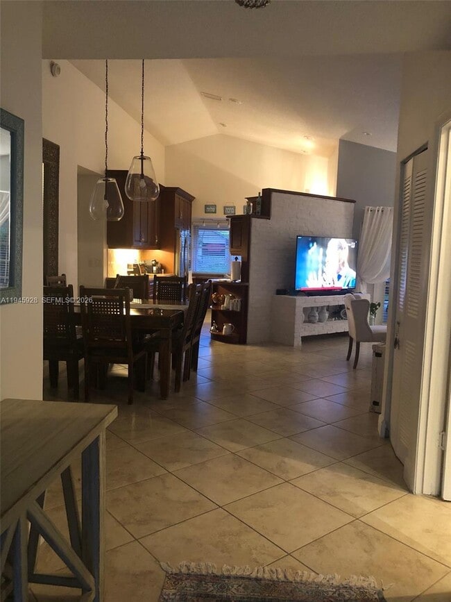 3100 NW 122nd Ave in Sunrise, FL - Building Photo - Building Photo