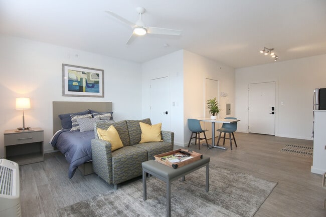 Studios180 - Short/Long Term Leases in Lexington, KY - Foto de edificio - Building Photo
