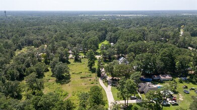 150 County Rd 3370A in Cleveland, TX - Foto de edificio - Building Photo