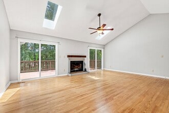 311 Westbrook Dr in Carrboro, NC - Building Photo - Building Photo