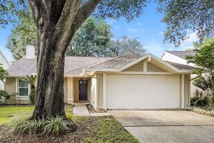 1418 High Knoll Dr in Brandon, FL - Building Photo