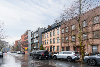 35 Lexington Ave in Brooklyn, NY - Foto de edificio - Building Photo