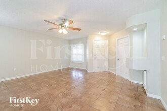 945 Kenbar St in Haines City, FL - Foto de edificio - Building Photo