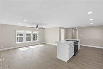 57 San Remo Cir in Naples, FL - Building Photo - Building Photo