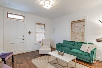 1012 Caroline Ave in Mobile, AL - Building Photo - Building Photo