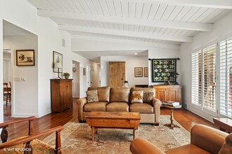 1674 Bowling Green Dr in Lake Forest, IL - Building Photo - Building Photo