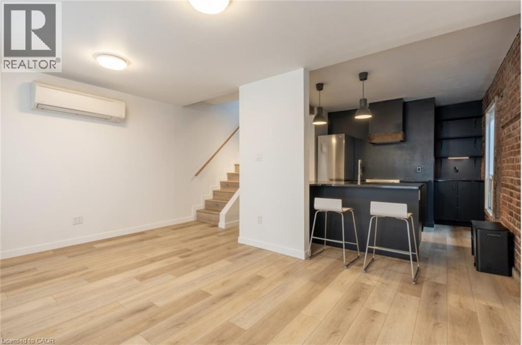 41 Burlington St E in Hamilton, ON - Building Photo