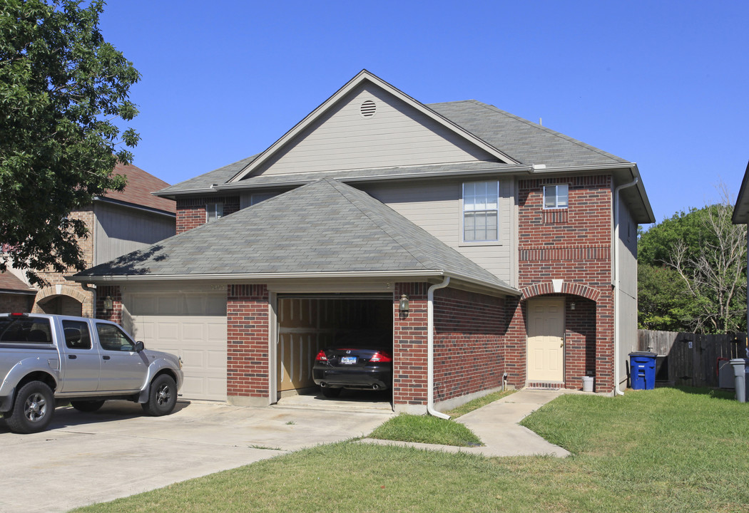 9709 Sugar Hill Dr in Austin, TX - Building Photo