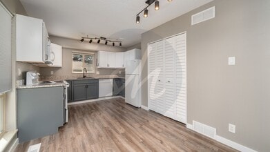 4742 Villa Cir in Colorado Springs, CO - Building Photo - Building Photo