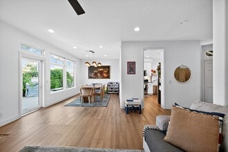 11236 Caminito Aclara in San Diego, CA - Building Photo - Building Photo
