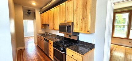 103 Almy St-Unit -Apt 2 in Providence, RI - Building Photo - Building Photo