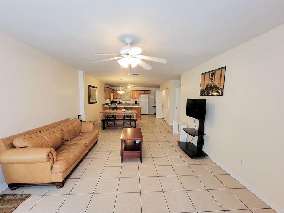 2388 Hartsfield Way in Tallahassee, FL - Building Photo