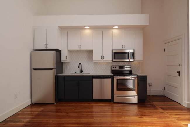 210 E Grace St in Richmond, VA - Foto de edificio - Building Photo