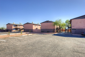 Taylor Street Apartments in Phoenix, AZ - Building Photo - Building Photo