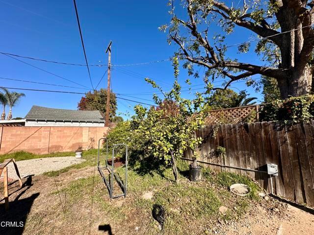 17449 Keswick St in Los Angeles, CA - Building Photo