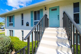 239 Palm Dr in Naples, FL - Building Photo - Building Photo
