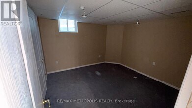 1292 Ravencliffe Ct in Oshawa, ON - Building Photo - Building Photo