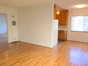 3745 S Centinela Ave in Los Angeles, CA - Building Photo - Building Photo