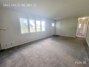 5641 4th St NE in Fridley, MN - Building Photo - Building Photo