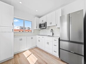 300 NW 7th Ave in Miami, FL - Building Photo - Building Photo