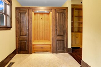 521 Redmond-Fall City Rd SE in Redmond, WA - Foto de edificio - Building Photo