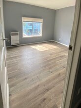 1647 W 12th Pl, Unit 4 in Los Angeles, CA - Building Photo - Building Photo