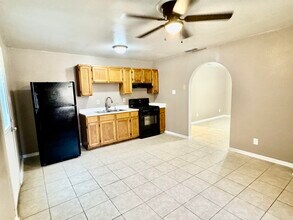 1421 Reagan Dr in Laredo, TX - Building Photo - Building Photo