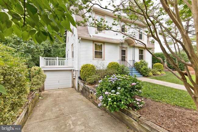 property at 4344 Old Dominion Dr