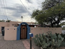 2708 E Edison St in Tucson, AZ - Building Photo