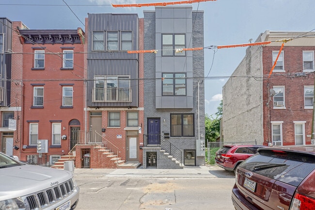 property at 1725 N Gratz St