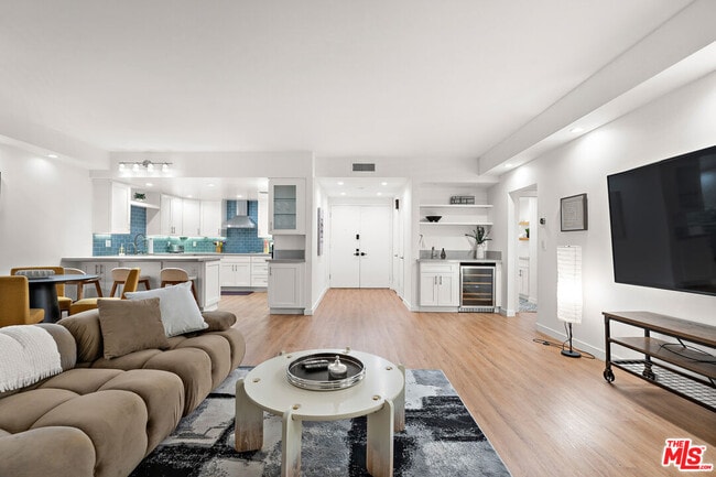 property at 321 S San Vicente Blvd